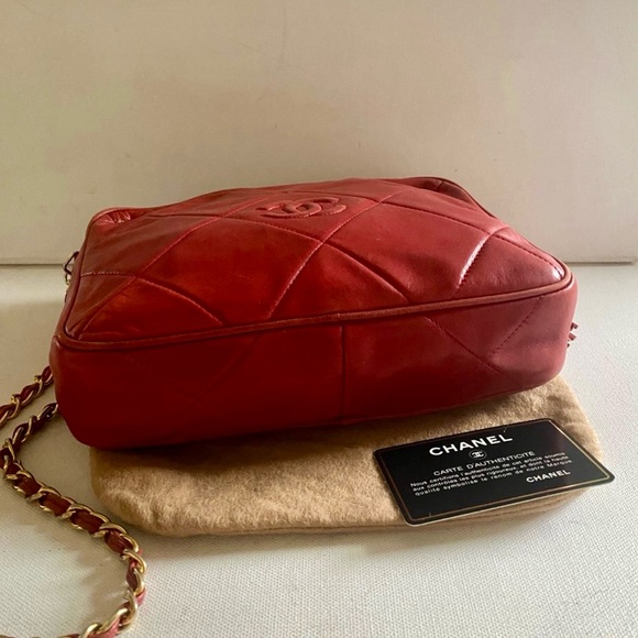 CHANEL RED QUILTD LAMBSKIN CAMERA BAG WITH DUST BAG - Picture 10 of 12